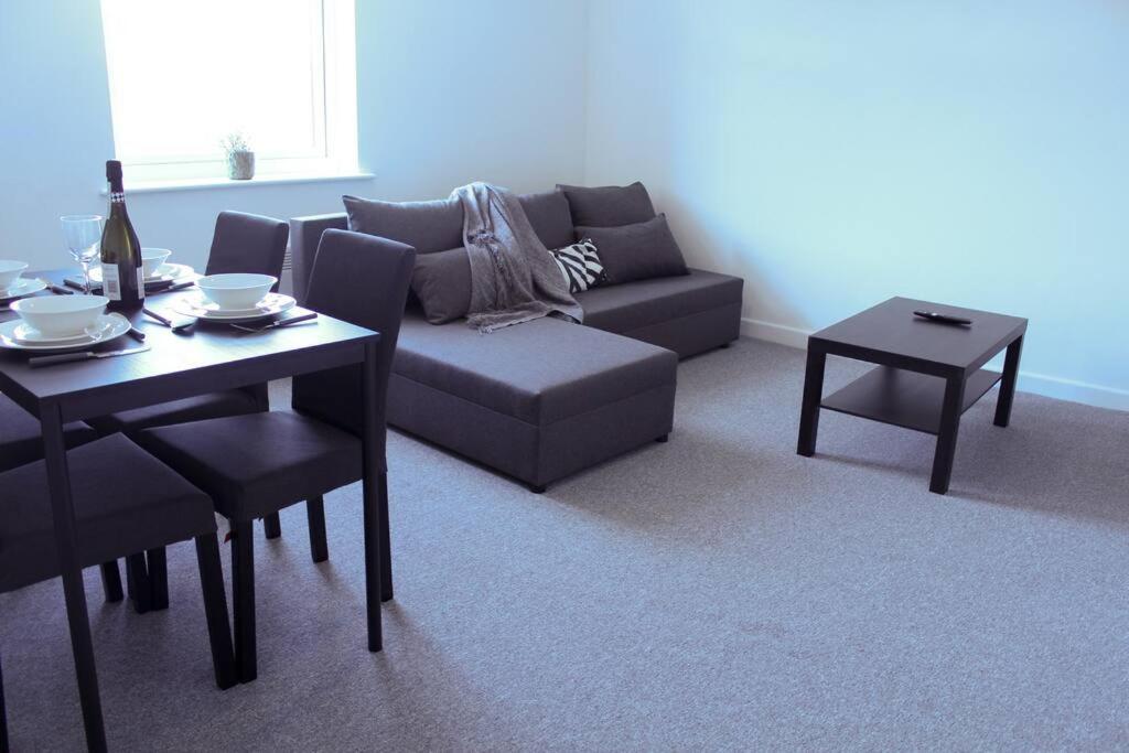 Spacious & Pet-Friendly 1Br Apt In Heywood 아파트 외부 사진